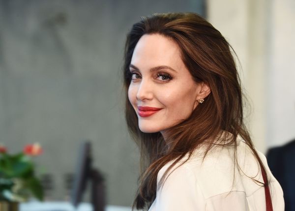 Angelina Jolie hits up the Lemonade stand… virtually