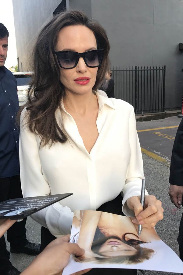 Official: Angelina goes for Oscar