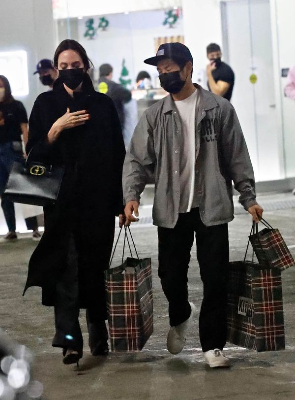 Angelina Jolie: Holiday Shopping, Holiday Nails