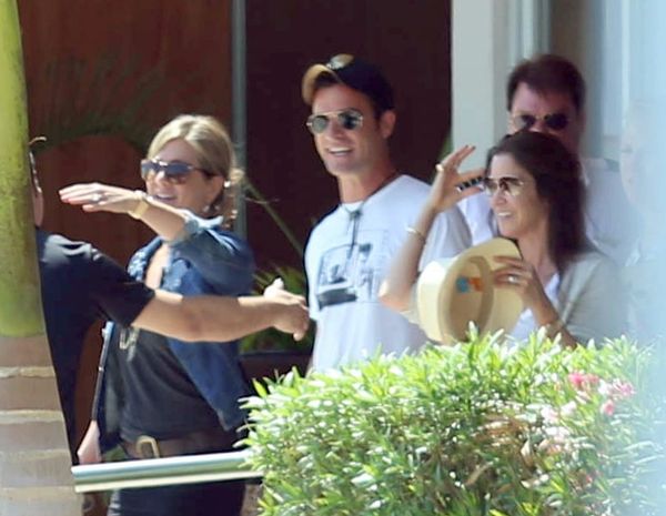 Jennifer & Justin celebrate in Mexico
