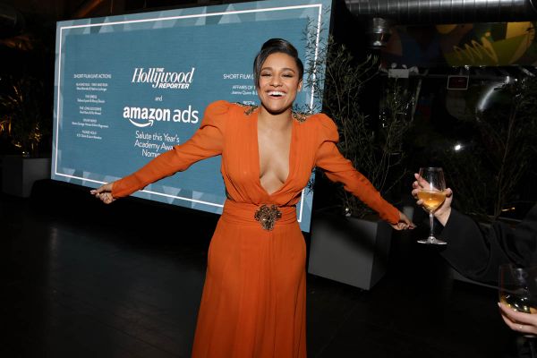 Ariana and Kristen are having the best time