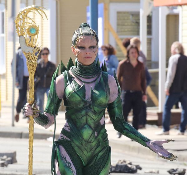 Elizabeth Banks is a pretty weed