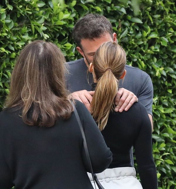 Bennifer: A Kiss Before a Meeting