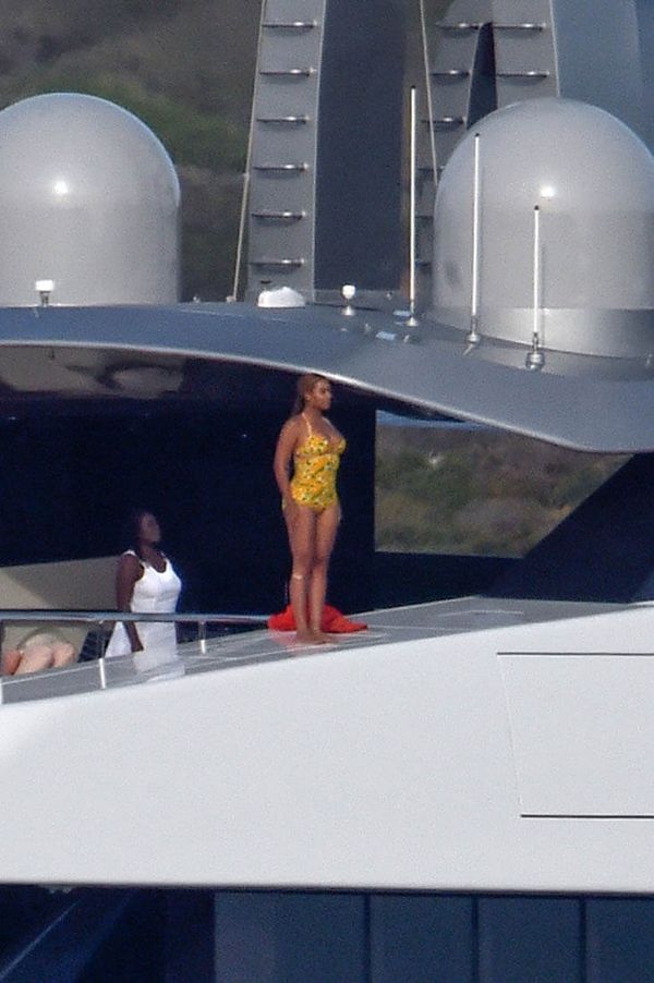 Beyoncé & the Deputy