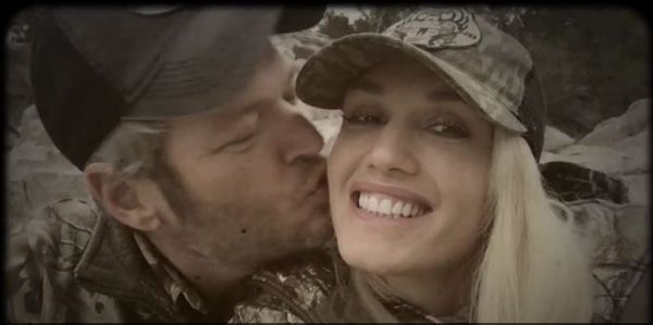 Gwen & Blake’s Christmas kisses