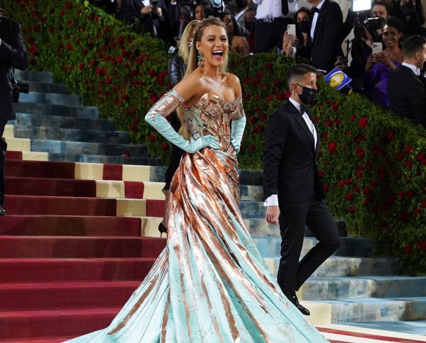 Blake Lively wears New York architecture