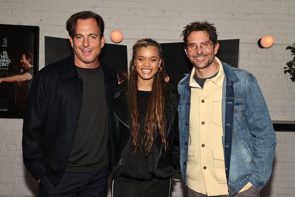 The standup in Is This Thing On? SUCKS