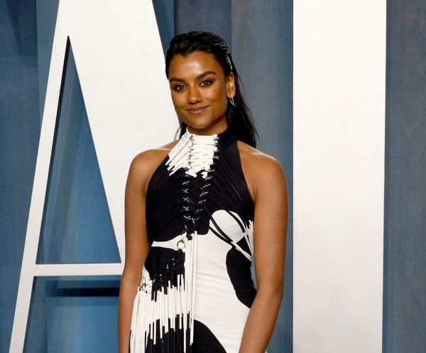 Ranking the longing looks of Bridgerton