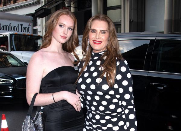 Brooke Shields, modeling mama bear