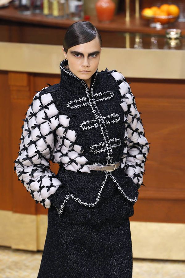 Naomi vs Cara: Model Throwdown