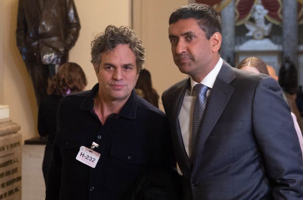 Celebrity Social Media, February 8, 2019