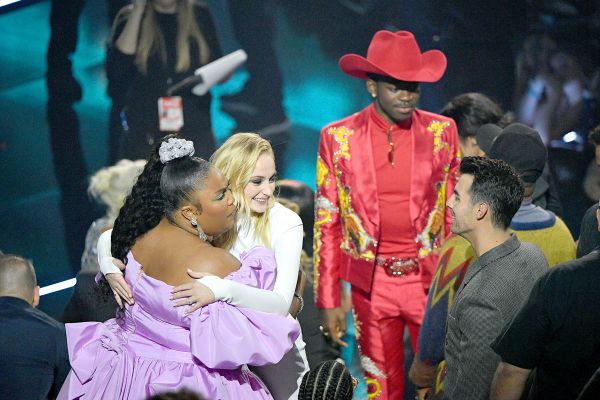 Celebrity Social Media, August 27, 2019