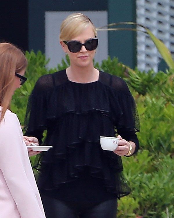 Charlize Theron & Tom Hardy in Mad Max: Fury Road