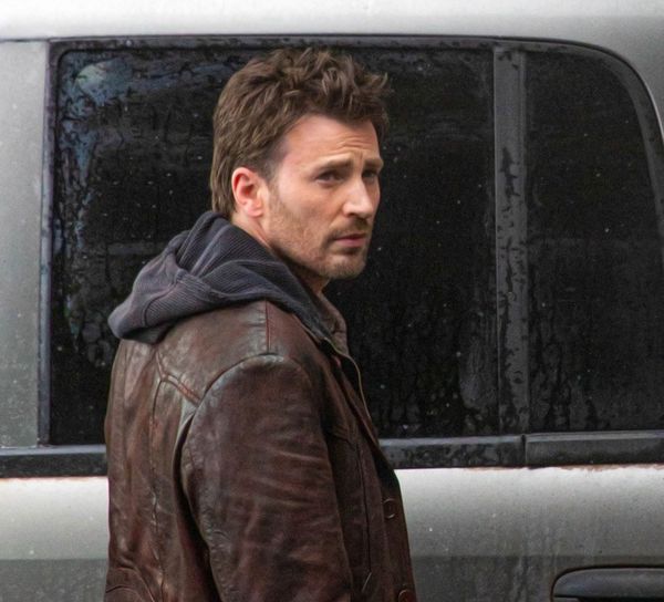 Chris Evans scruffy for Santa