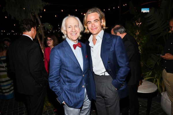 Chris Pine supports his dad