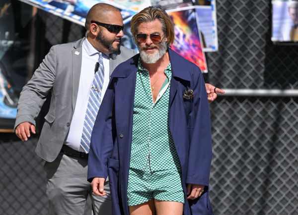 Outfit of the Week: Chris Pine green pyjamas