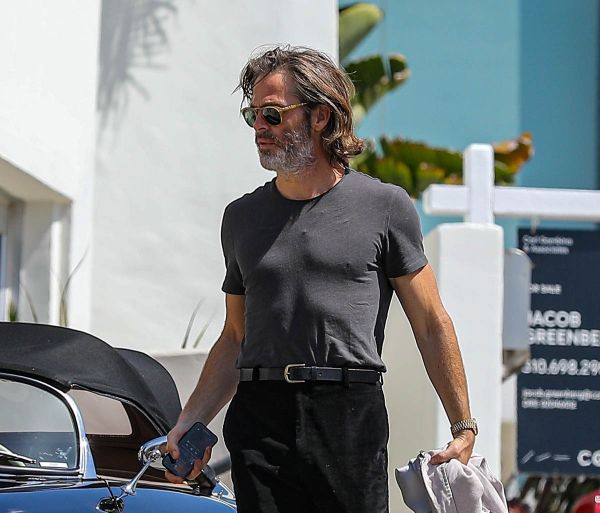 Celebrity Social Media, May 5, 2022