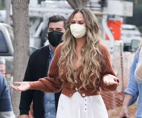 Celebrity Social Media, December 17, 2020