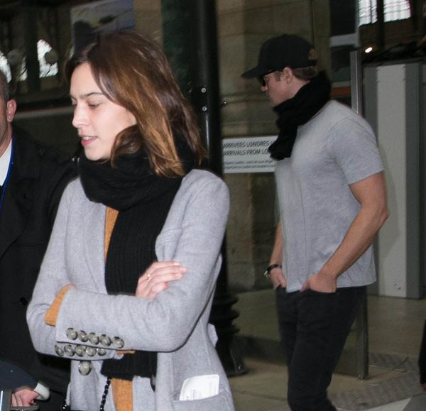 Alexa & Alex: same frame, same clothes