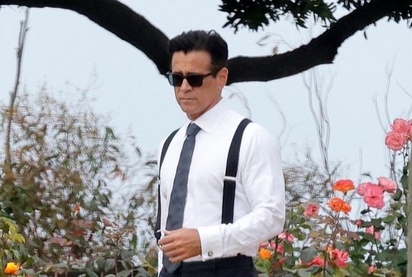 Dreamy Colin Farrell on set