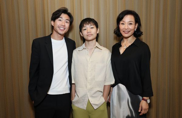 Millennial teen fontrum in Dìdi