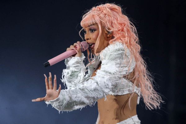 Celebrity Social Media, March 25, 2022