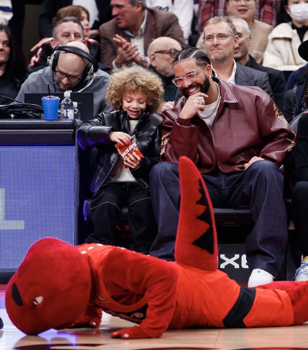 Celebrity Social Media, December 9, 2022