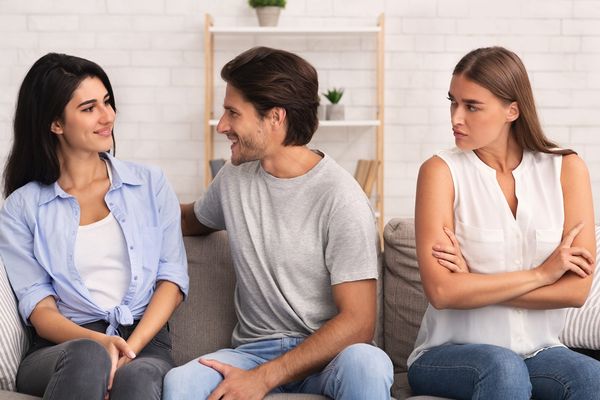 What's Your Drama: Getting Nosey & Competing for the Same Guy