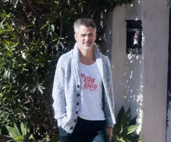 A bunch of hot nerds in Dungeons & Dragons