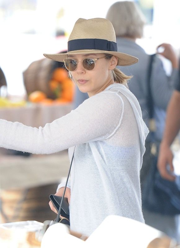 The Scarlet Witch is single