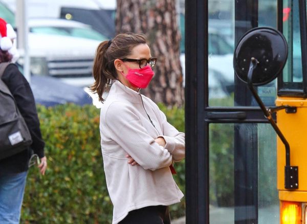 Jennifer Garner carries on