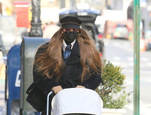 Gigi Hadid: Model Stroller