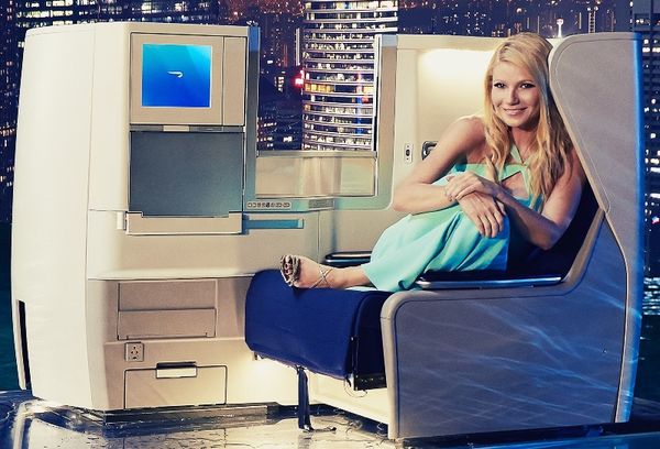 Gwyneth and the big plane