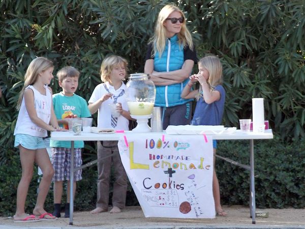 Gwyneth at the lemonade stand