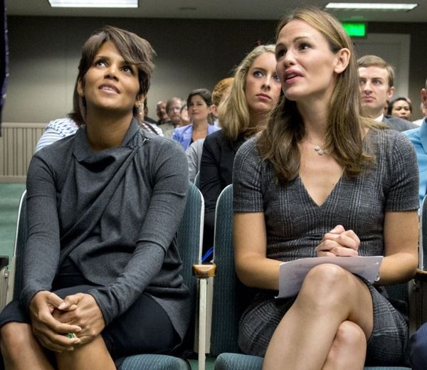 Halle Berry & Jennifer Garner vs the paparazzi