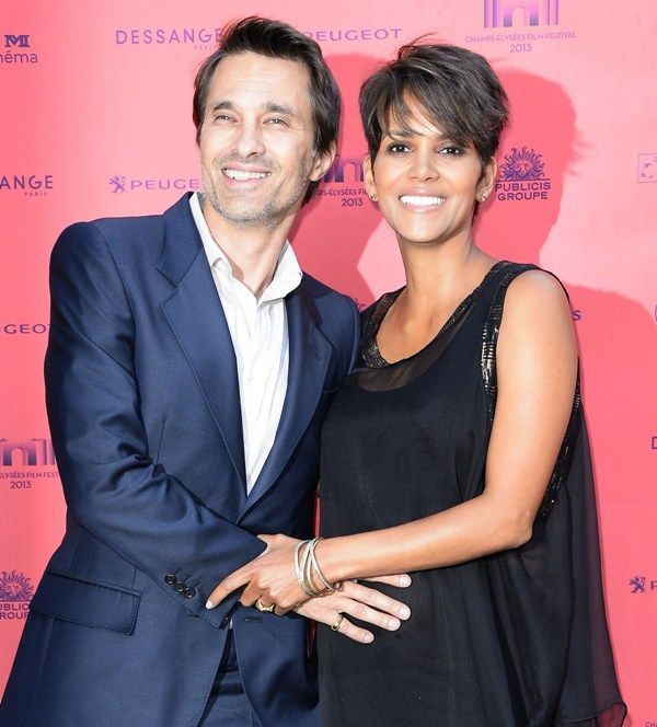 Belly Cupping: Halle Berry edition