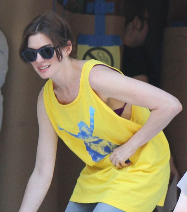 Anne Hathaway’s slip-on kicks