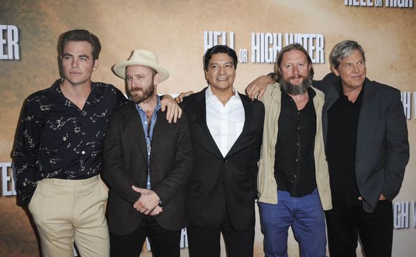 Jeff Bridges, Chris Pine, and Ben Foster in Hell or High Water