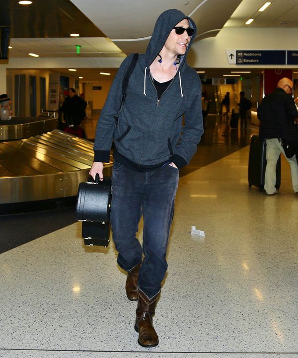 Tom Hiddleston and a puppy