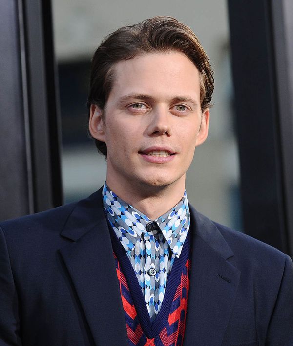 Bill Skarsgård and a bunch of kids in It