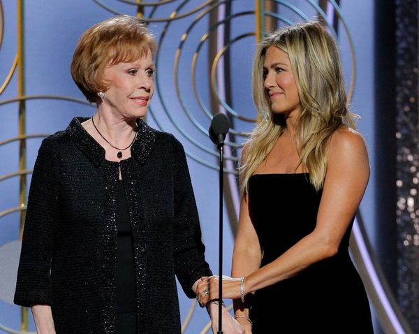 Jennifer Aniston: Standing O Adjacent