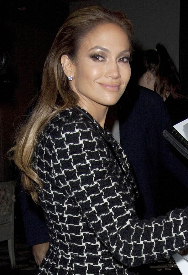 JLO on cougars and kissing Clooney