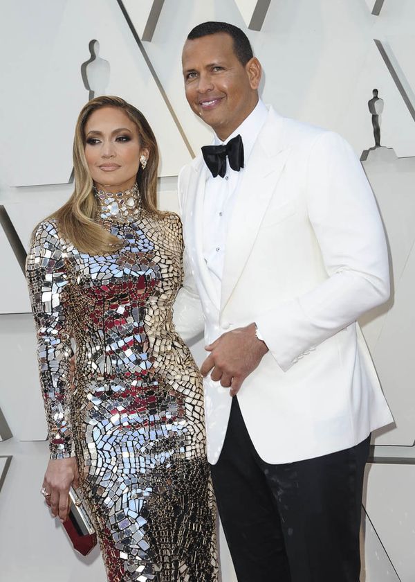 What’s In JLo’s Oscar Mirror?