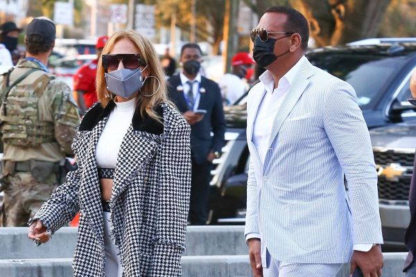 JLo and ARod: Unbothered at the Super Bowl