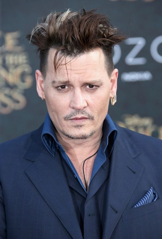 Johnny takes Amber’s moment