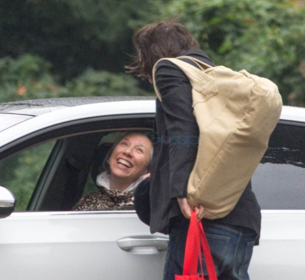 Keanu kissed Alexandra