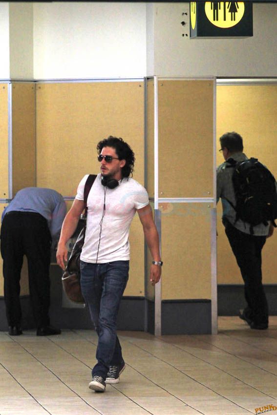 Kit’s tight white tee