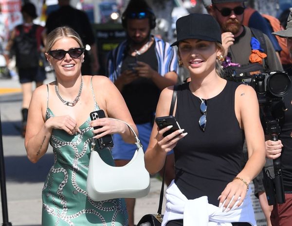 Raquel wants her bag