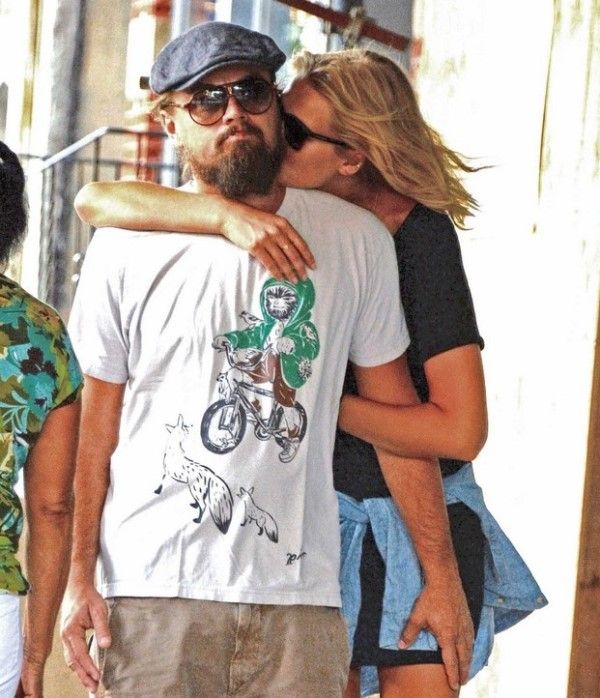 Toni touches Leo, Leo doesn't run