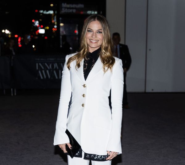 Margot Robbie in not-Chanel